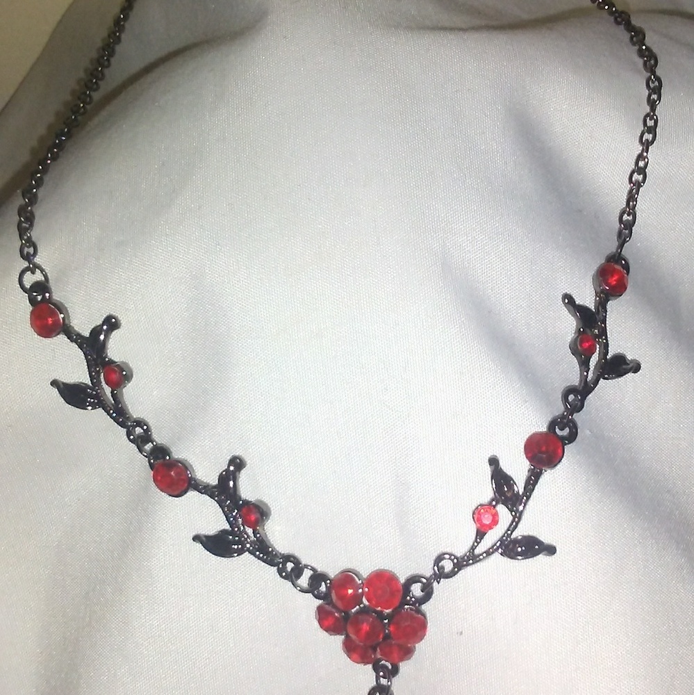 Necklace - Picture 2 of 2